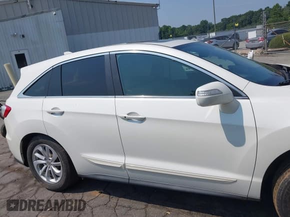 ✅ 2017 Acura RDX • VIN: 5J8TB4H32HL005922 • Lot: 42680888. Listed on IAAI with 104,457 mi. Free auction sales archive from the USA and detailed vehicle history report at DreamBid. Image 13.