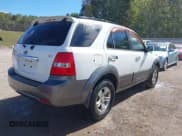 ✅ 2007 Kia Sorento LX • VIN: KNDJD736075697023 • Lot: 43386297. Listed on IAAI with 158,397 mi. Free auction sales archive from the USA and detailed vehicle history report at DreamBid. Image 4.