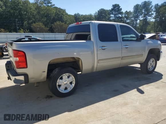 2009 Chevrolet Silverado 1500 LT z VIN 3GCEC23049G210016, wystawiony jako Copart lot #84893375 z przebiegiem 355 510 mil mil oraz Szkoda całkowita • Salvage title. Historia ofert i sprzedaży dostępna na DreamBid. Obrazek 3.