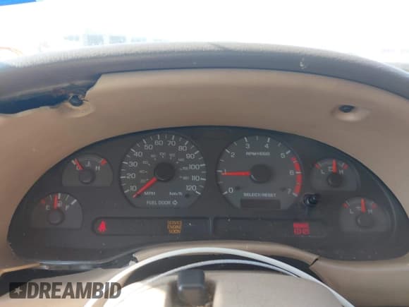 ✅ 1999 Ford Mustang • VIN: 1FAFP4048XF229541 • Lot: 43026715. Wystawiony na IAAI z przebiegiem Nie podano. Bezpłatny archiwum sprzedaży aukcyjnych z USA i szczegółowy raport historii pojazdu na DreamBid. Zdjęcie 7.