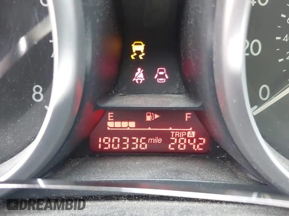 ✅ 2012 Mazda 5 Sport • VIN: JM1CW2BL0C0108220 • Lot: 43031481. Listed on IAAI with 190,336 mi. Free auction sales archive from the USA and detailed vehicle history report at DreamBid. Image 14.