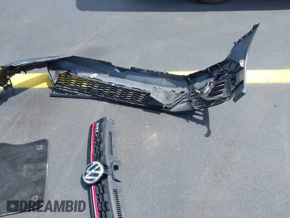 ✅ 2018 Volkswagen Golf GTI S • VIN: 3VW447AUXJM263625 • Lot: 42158702. Wystawiony na IAAI z przebiegiem 73 858 mil. Bezpłatny archiwum sprzedaży aukcyjnych z USA i szczegółowy raport historii pojazdu na DreamBid. Zdjęcie 12.