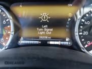 ✅ 2022 Jeep Renegade Limited • VIN: ZACNJDD17NPN99006 • Lot: 43304897. Wystawiony na IAAI z przebiegiem 26 206 mil. Bezpłatny archiwum sprzedaży aukcyjnych z USA i szczegółowy raport historii pojazdu na DreamBid. Zdjęcie 16.