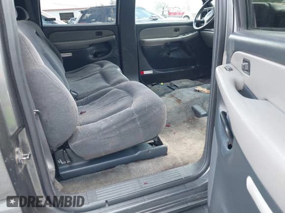 ✅ 2002 Chevrolet Suburban LS • VIN: 3GNEC16Z62G255198 • Lot: 42312829. Listed on IAAI with 192,459 mi. Free auction sales archive from the USA and detailed vehicle history report at DreamBid. Image 8.