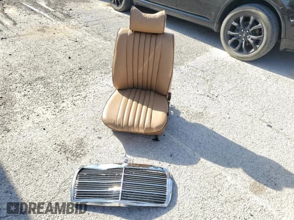 ✅ 1984 Mercedes-Benz 300 D • VIN: WDBAB33A5EA174053 • Lot: 59361935. Listed on Copart with 169,400 mi. Free auction sales archive from the USA and detailed vehicle history report at DreamBid. Image 12.