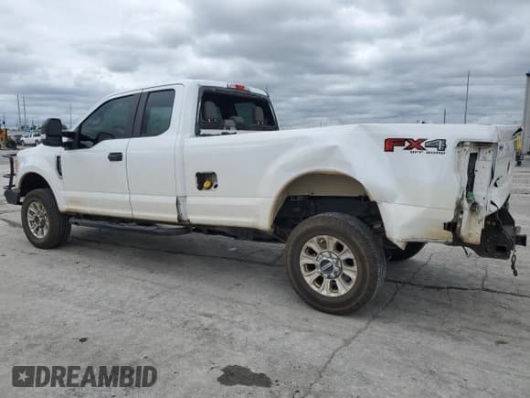 ✅ 2017 Ford F-250 XLT • VIN: 1FT7X2B64HED57915 • Lot: 70086175. Wystawiony na Copart z przebiegiem 144 664 mil. Bezpłatny archiwum sprzedaży aukcyjnych z USA i szczegółowy raport historii pojazdu na DreamBid. Zdjęcie 2.