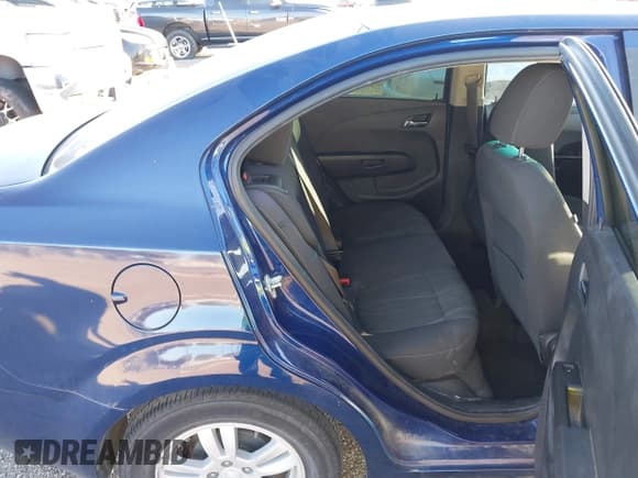 ✅ 2014 Chevrolet Sonic LT • VIN: 1G1JC5SH2E4151507 • Lot: 43611838. Listed on IAAI with 97,460 mi. Free auction sales archive from the USA and detailed vehicle history report at DreamBid. Image 8.
