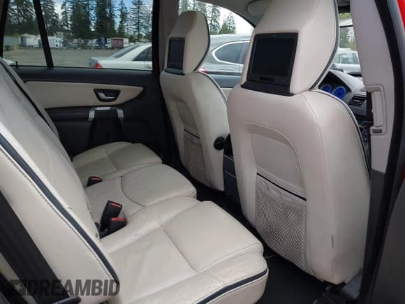 ✅ 2013 Volvo XC90 R-Design • VIN: YV4952CT8D1657779 • Лот: 42015031. Опубликован ранее на IAAI с пробегом 191 269 миль. Бесплатный доступ к архиву аукционных продаж из США и подробный отчёт об истории автомобиля на DreamBid. Изображение 8.