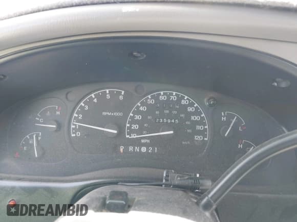 ✅ 1997 Ford Ranger XLT • VIN: 1FTDR15X3VPA17893 • Lot: 42255214. Wystawiony na IAAI z przebiegiem 235 945 mil. Bezpłatny archiwum sprzedaży aukcyjnych z USA i szczegółowy raport historii pojazdu na DreamBid. Zdjęcie 7.