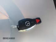 ✅ 2018 Mercedes-Benz CLA 250 • VIN: WDDSJ4EB6JN677040 • Lot: 43510857. Wystawiony na IAAI z przebiegiem 98 933 mil. Bezpłatny archiwum sprzedaży aukcyjnych z USA i szczegółowy raport historii pojazdu na DreamBid. Zdjęcie 11.