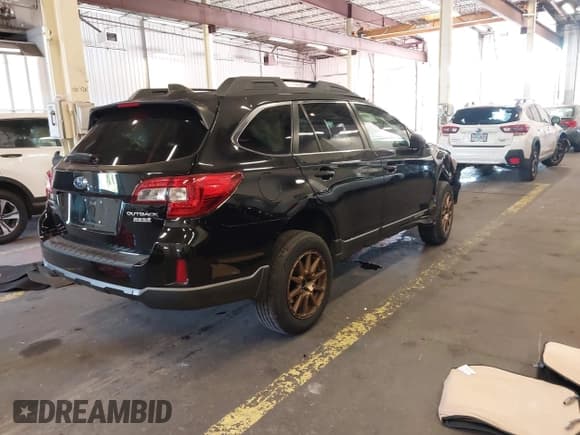 ✅ 2017 Subaru Outback Premium • VIN: 4S4BSACC7H3424215 • Лот: 43465780. Опубликован ранее на IAAI с пробегом 88 453 миль. Бесплатный доступ к архиву аукционных продаж из США и подробный отчёт об истории автомобиля на DreamBid. Изображение 4.