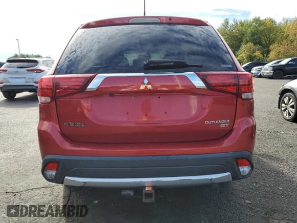 ✅ 2016 Mitsubishi Outlander GT • VIN: JA4JZ4AX1GZ050287 • Lot: 81517845. Listed on Copart with 111,397 mi. Free auction sales archive from the USA and detailed vehicle history report at DreamBid. Image 6.