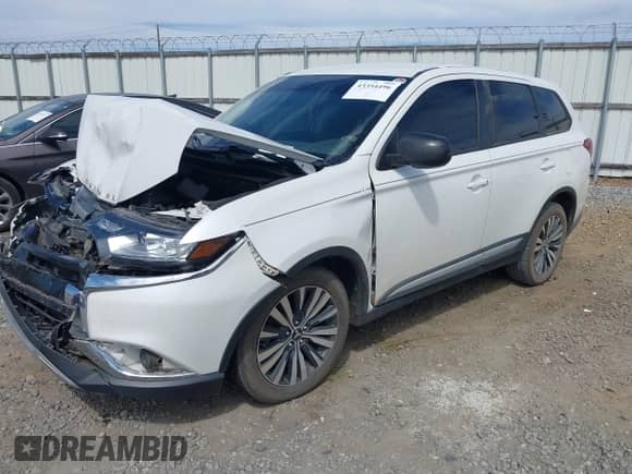 ✅ 2020 Mitsubishi Outlander ES • VIN: JA4AD2A37LZ039482 • Лот: 43354496. Опубликован ранее на IAAI с пробегом 109 774 миль. Бесплатный доступ к архиву аукционных продаж из США и подробный отчёт об истории автомобиля на DreamBid. Изображение 17.