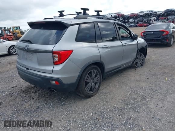 ✅ 2019 Honda Passport EX-L • VIN: 5FNYF7H58KB008121 • Lot: 42732246. Listed on IAAI with 100,859 mi. Free auction sales archive from the USA and detailed vehicle history report at DreamBid. Image 4.