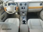 ✅ 2008 Lincoln MKZ • VIN: 3LNHM26T28R665073 • Лот: 90393795. Опубликован ранее на Copart с пробегом 78 264 миль. Бесплатный доступ к архиву аукционных продаж из США и подробный отчёт об истории автомобиля на DreamBid. Изображение 8.