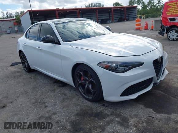 ✅ 2021 Alfa Romeo Giulia Ti • VIN: ZARFAMBN4M7642313 • Lot: 43472197. Wystawiony na IAAI z przebiegiem 48 294 mil. Bezpłatny archiwum sprzedaży aukcyjnych z USA i szczegółowy raport historii pojazdu na DreamBid. Zdjęcie 1.