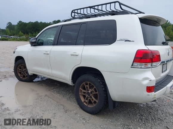 ✅ 2020 Toyota Land Cruiser • VIN: JTMCY7AJ2L4086835 • Лот: 42963900. Опубликован ранее на IAAI с пробегом 46 526 миль. Бесплатный доступ к архиву аукционных продаж из США и подробный отчёт об истории автомобиля на DreamBid. Изображение 3.