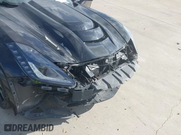 ✅ 2019 Chevrolet Corvette 2LT • VIN: 1G1YC2D76K5106643 • Lot: 43927007. Wystawiony na IAAI z przebiegiem 31 522 mil. Bezpłatny archiwum sprzedaży aukcyjnych z USA i szczegółowy raport historii pojazdu na DreamBid. Zdjęcie 18.