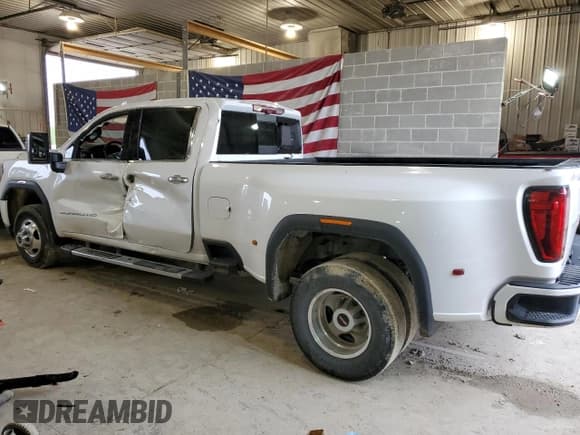 ✅ 2020 GMC Sierra 3500HD Denali • VIN: 1GT49WEY5LF265507 • Lot: 53607974. Wystawiony na Copart z przebiegiem 62 955 mil. Bezpłatny archiwum sprzedaży aukcyjnych z USA i szczegółowy raport historii pojazdu na DreamBid. Zdjęcie 2.