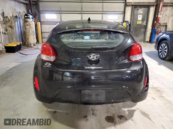 ✅ 2013 Hyundai Veloster w/Gray Int • VIN: KMHTC6AD3DU126128 • Lot: 85567984. Wystawiony na Copart z przebiegiem 70 231 mil. Bezpłatny archiwum sprzedaży aukcyjnych z USA i szczegółowy raport historii pojazdu na DreamBid. Zdjęcie 6.