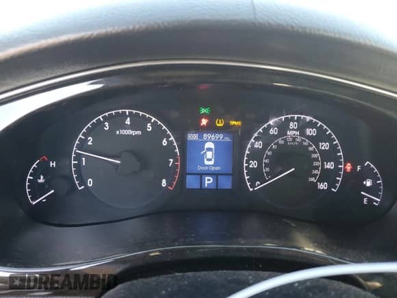 2013 Hyundai Genesis 3.8L z VIN KMHGC4DDXDU243223, wystawiony jako Copart lot #76933674 z przebiegiem 89 699 mil mil oraz Szkoda całkowita • Salvage title. Historia ofert i sprzedaży dostępna na DreamBid. Obrazek 9.