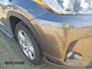 ✅ 2018 Toyota Highlander Limited Platinum • VIN: 5TDDZRFH8JS488749 • Lot: 43468401. Wystawiony na IAAI z przebiegiem 86 758 mil. Bezpłatny archiwum sprzedaży aukcyjnych z USA i szczegółowy raport historii pojazdu na DreamBid. Zdjęcie 17.