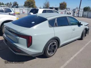 ✅ 2025 Kia K4 EX • VIN: 3KPFU4DEXSE015496 • Lot: 43384381. Wystawiony na IAAI z przebiegiem 13 174 mil. Bezpłatny archiwum sprzedaży aukcyjnych z USA i szczegółowy raport historii pojazdu na DreamBid. Zdjęcie 4.