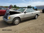 ✅ 1995 Mercedes-Benz E 320 • VIN: WDBEA66EXSC176515 • Lot: 71495944. Wystawiony na Copart z przebiegiem 141 036 mil. Bezpłatny archiwum sprzedaży aukcyjnych z USA i szczegółowy raport historii pojazdu na DreamBid. Zdjęcie 1.