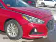 2018 Hyundai Sonata SE z VIN 5NPE24AF4JH603239, wystawiony jako IAAI lot #43277984 z przebiegiem 126 742 mil mil oraz . Historia ofert i sprzedaży dostępna na DreamBid. Obrazek 18.