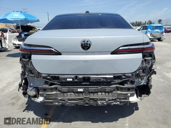 ✅ 2023 BMW 7 Series 740i • VIN: WBA23EH05PCM61539 • Lot: 58013225. Wystawiony na Copart z przebiegiem 16 242 mil. Bezpłatny archiwum sprzedaży aukcyjnych z USA i szczegółowy raport historii pojazdu na DreamBid. Zdjęcie 6.