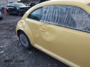 ✅ 2014 Volkswagen Beetle 2.5L • VIN: 3VWJP7ATXEM608174 • Lot: 43704027. Wystawiony na IAAI z przebiegiem 80 827 mil. Bezpłatny archiwum sprzedaży aukcyjnych z USA i szczegółowy raport historii pojazdu na DreamBid. Zdjęcie 6.