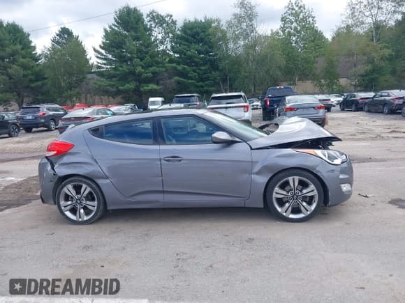 ✅ 2016 Hyundai Veloster • VIN: KMHTC6AD1GU248362 • Lot: 43031171. Listed on IAAI with 51,650 mi. Free auction sales archive from the USA and detailed vehicle history report at DreamBid. Image 13.