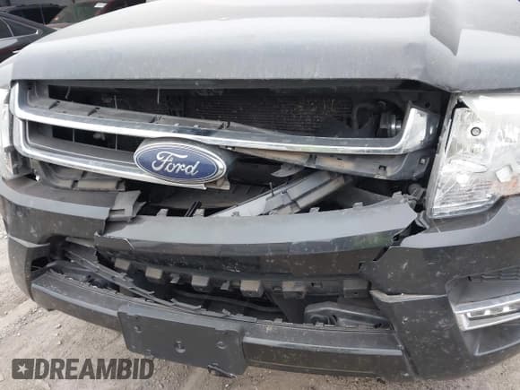 ✅ 2015 Ford Expedition XLT • VIN: 1FMJU1HT2FEF36520 • Lot: 40976990. Wystawiony na IAAI z przebiegiem 118 843 mil. Bezpłatny archiwum sprzedaży aukcyjnych z USA i szczegółowy raport historii pojazdu na DreamBid. Zdjęcie 6.