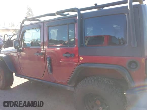 ✅ 2010 Jeep Wrangler Unlimited Rubicon • VIN: 1J4BA6H10AL219783 • Lot: 43217991. Wystawiony na IAAI z przebiegiem 220 921 mil. Bezpłatny archiwum sprzedaży aukcyjnych z USA i szczegółowy raport historii pojazdu na DreamBid. Zdjęcie 14.