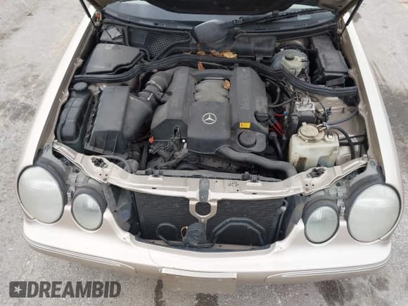 ✅ 2001 Mercedes-Benz E 320 • VIN: WDBJF65J61B275626 • Лот: 43577606. Опубликован ранее на IAAI с пробегом 164 033 миль. Бесплатный доступ к архиву аукционных продаж из США и подробный отчёт об истории автомобиля на DreamBid. Изображение 10.