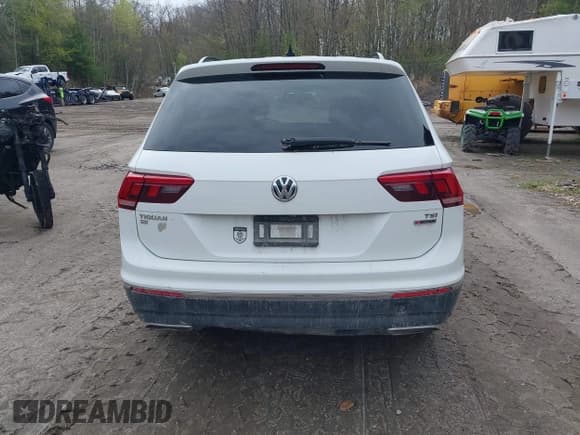 ✅ 2018 Volkswagen Tiguan SEL • VIN: 3VV2B7AX5JM164450 • Lot: 42191718. Wystawiony na IAAI z przebiegiem 68 556 mil. Bezpłatny archiwum sprzedaży aukcyjnych z USA i szczegółowy raport historii pojazdu na DreamBid. Zdjęcie 16.