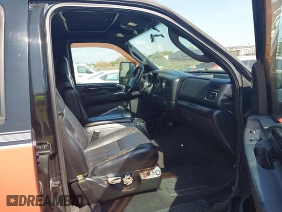 ✅ 2004 Ford F-250 XL • VIN: 1FTNW21P44EC95057 • Lot: 43220194. Listed on IAAI with 286,653 mi. Free auction sales archive from the USA and detailed vehicle history report at DreamBid. Image 5.