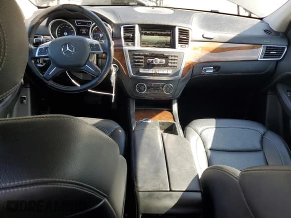 ✅ 2014 Mercedes-Benz M 550 • VIN: 4JGDA7DB9EA335371 • Лот: 70568235. Опубликован ранее на Copart с пробегом 207 951 миль. Бесплатный доступ к архиву аукционных продаж из США и подробный отчёт об истории автомобиля на DreamBid. Изображение 8.