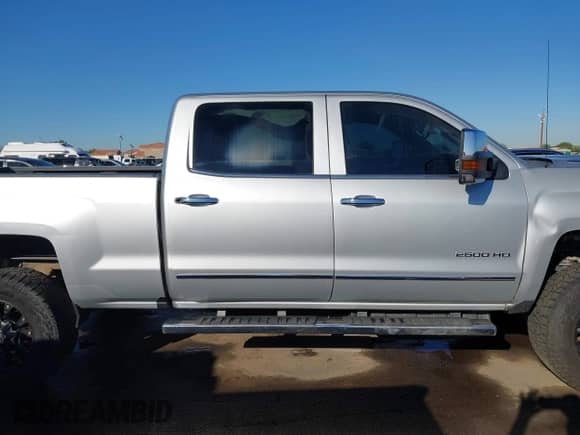 2018 Chevrolet Silverado 2500HD LTZ с VIN 1GC1KWEY6JF236568, выставлен на аукционе IAAI как лот 43462244 с пробегом 102 552 миль миль и . История ставок и продаж доступна на DreamBid. Изображение 13.