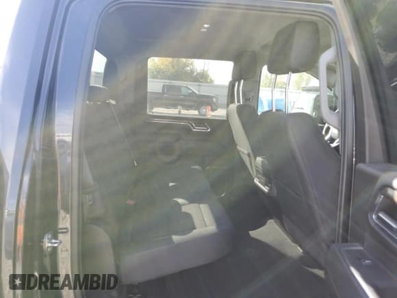 ✅ 2024 Chevrolet Silverado 2500HD LT • VIN: 1GC4YNEY5RF290462 • Lot: 81785095. Wystawiony na Copart z przebiegiem 27 948 mil. Bezpłatny archiwum sprzedaży aukcyjnych z USA i szczegółowy raport historii pojazdu na DreamBid. Zdjęcie 10.