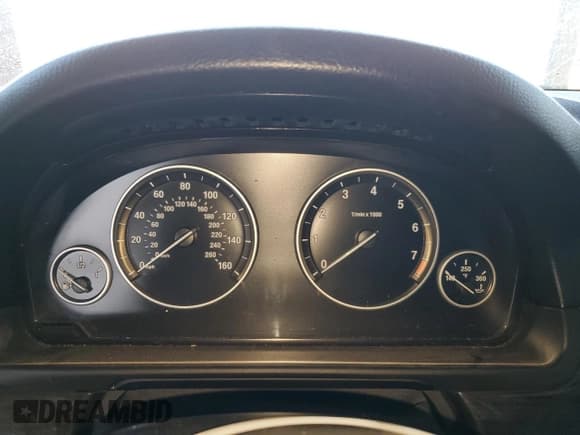 ✅ 2013 BMW 5 Series 528i • VIN: WBAXG5C55DDY32542 • Lot: 71170805. Wystawiony na Copart z przebiegiem Nie podano. Bezpłatny archiwum sprzedaży aukcyjnych z USA i szczegółowy raport historii pojazdu na DreamBid. Zdjęcie 9.