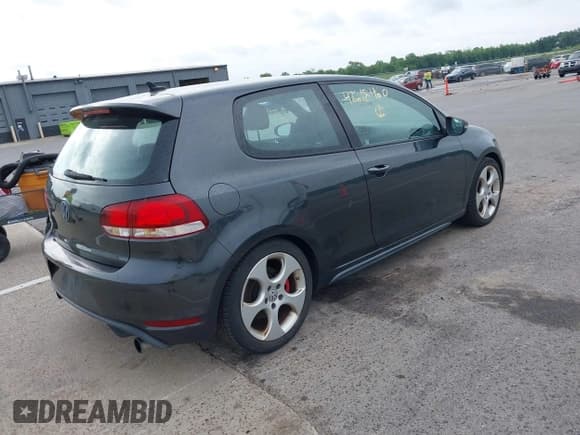 ✅ 2010 Volkswagen Golf GTI • VIN: WVWEV7AJ2AW377824 • Lot: 42618460. Listed on IAAI with 234,910 mi. Free auction sales archive from the USA and detailed vehicle history report at DreamBid. Image 4.