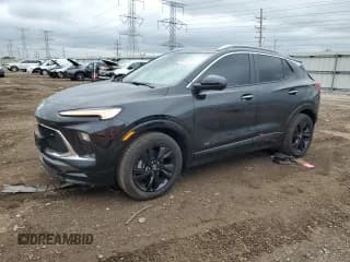 ✅ 2025 Buick Encore GX Sport Touring • VIN: KL4AMDSL4SB020373 • Лот: 86642825. Опубликован ранее на Copart с пробегом 11 570 миль. Бесплатный доступ к архиву аукционных продаж из США и подробный отчёт об истории автомобиля на DreamBid. Изображение 1.