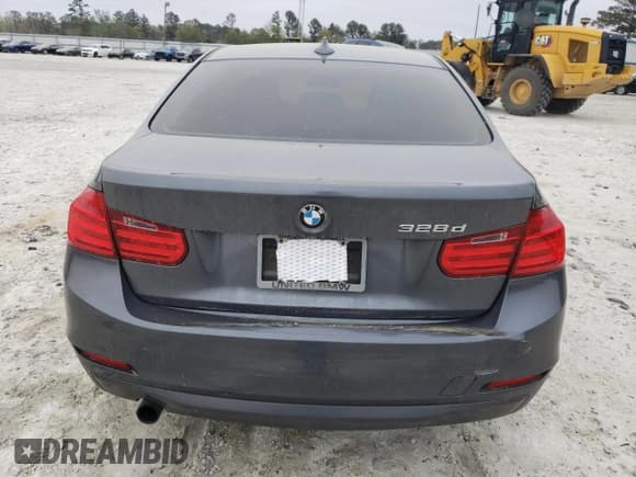 ✅ 2014 BMW 3 Series 328d • VIN: WBA3D3C51EK156907 • Lot: 51403055. Wystawiony na Copart z przebiegiem 215 812 mil. Bezpłatny archiwum sprzedaży aukcyjnych z USA i szczegółowy raport historii pojazdu na DreamBid. Zdjęcie 6.