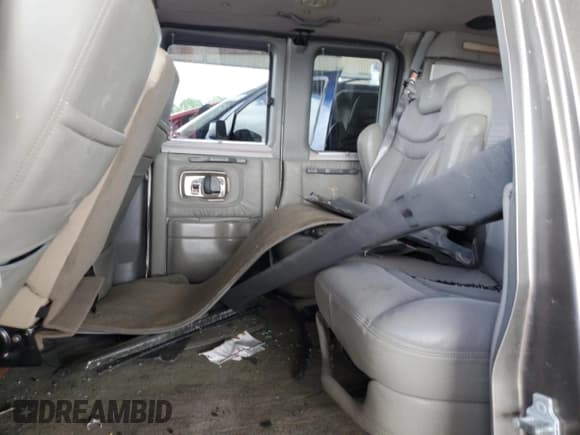 ✅ 2007 GMC Savana Cargo YF7 Upfitter • VIN: 1GDFG15T071198982 • Lot: 51634835. Wystawiony na Copart z przebiegiem Nie podano. Bezpłatny archiwum sprzedaży aukcyjnych z USA i szczegółowy raport historii pojazdu na DreamBid. Zdjęcie 10.