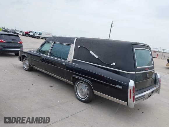 ✅ 1989 Cadillac Brougham • VIN: 1G6DW51Y6KR730868 • Лот: 42315431. Опубликован ранее на IAAI с пробегом 90 027 миль. Бесплатный доступ к архиву аукционных продаж из США и подробный отчёт об истории автомобиля на DreamBid. Изображение 3.