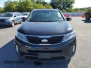 ✅ 2014 Kia Sorento EX • VIN: 5XYKUDA72EG464148 • Lot: 70454825. Wystawiony na Copart z przebiegiem 121 086 mil. Bezpłatny archiwum sprzedaży aukcyjnych z USA i szczegółowy raport historii pojazdu na DreamBid. Zdjęcie 5.