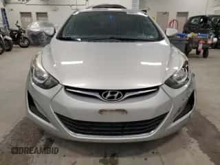 2015 Hyundai Elantra SE z VIN 5NPDH4AE2FH624924, wystawiony jako Copart lot #90021475 z przebiegiem 243 540 mil mil oraz Szkoda całkowita • Salvage title. Historia ofert i sprzedaży dostępna na DreamBid. Obrazek 5.