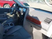 ✅ 2008 Chrysler Town & Country Touring • VIN: 2A8HR54P88R629495 • Lot: 43535391. Listed on IAAI with 60,077 mi. Free auction sales archive from the USA and detailed vehicle history report at DreamBid. Image 5.