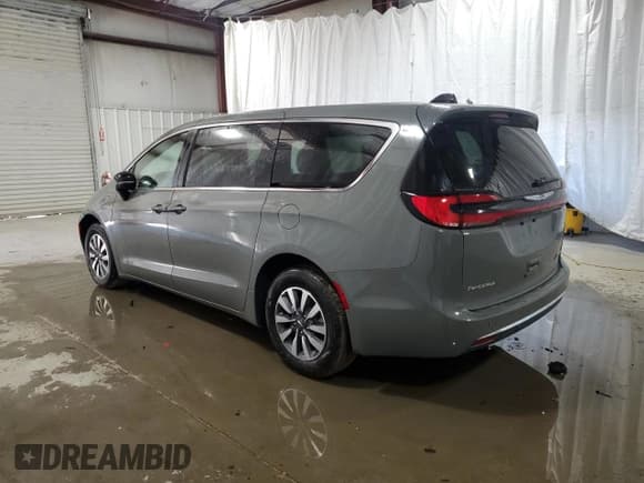 ✅ 2025 Chrysler Pacifica Hybrid Select • VIN: 2C4RC1S7XSR572152 • Lot: 84578995. Listed on Copart with 1,386 mi. Free auction sales archive from the USA and detailed vehicle history report at DreamBid. Image 2.